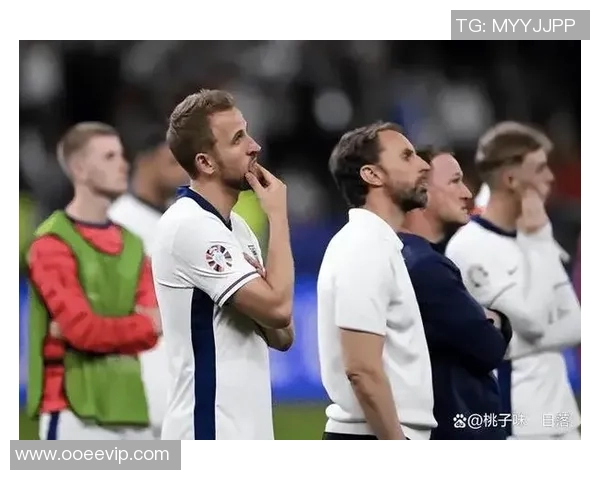 足球明星感人瞬间泪洒赛场背后故事揭示情感与坚持的力量